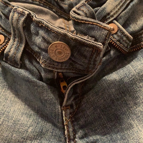 Demi curve levi’s  in good condition - Picture 4 of 4